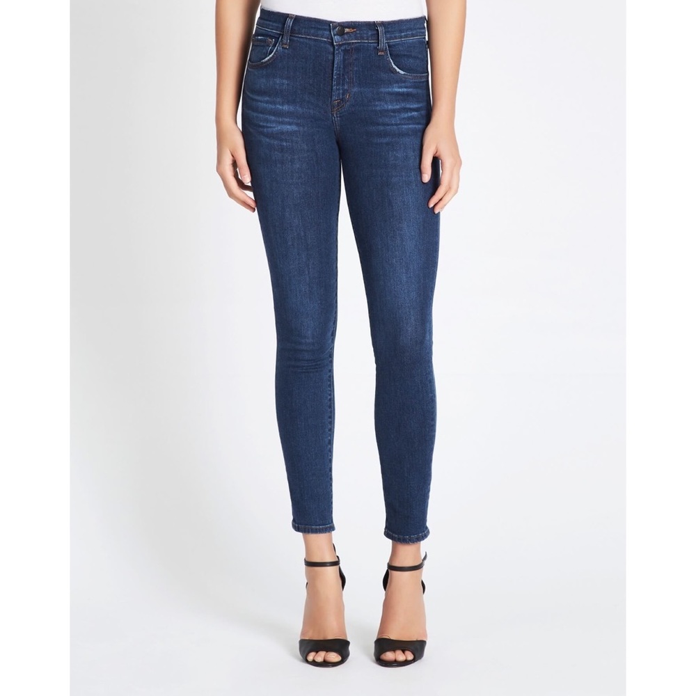 J Brand 811 Skinny Jeans in DKV